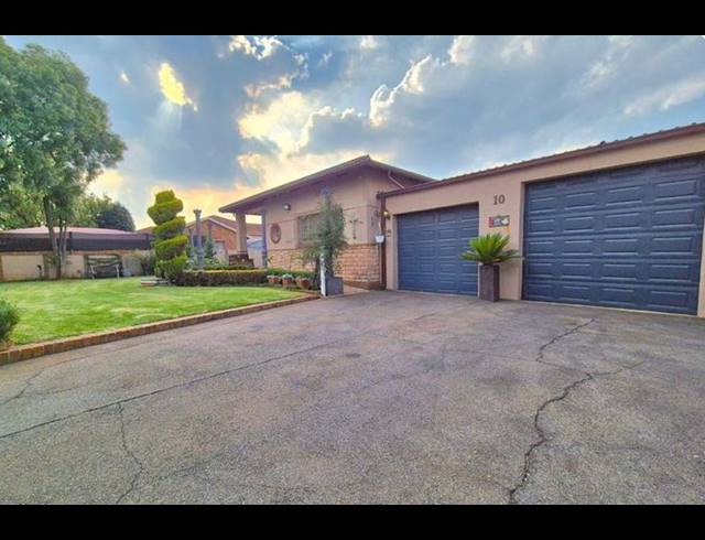 4 BEDROOM HOUSE FOR SALE IN DALVIEW